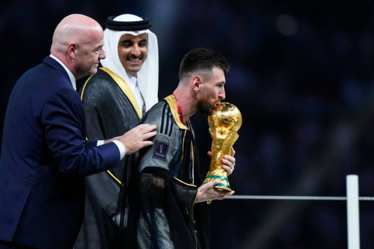 ميسي، الهلال، برشلونة