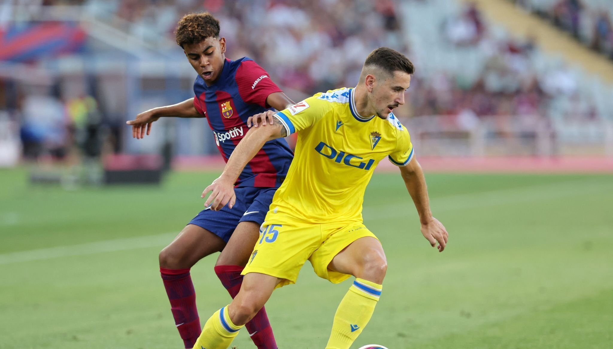 برشلونة وقادش