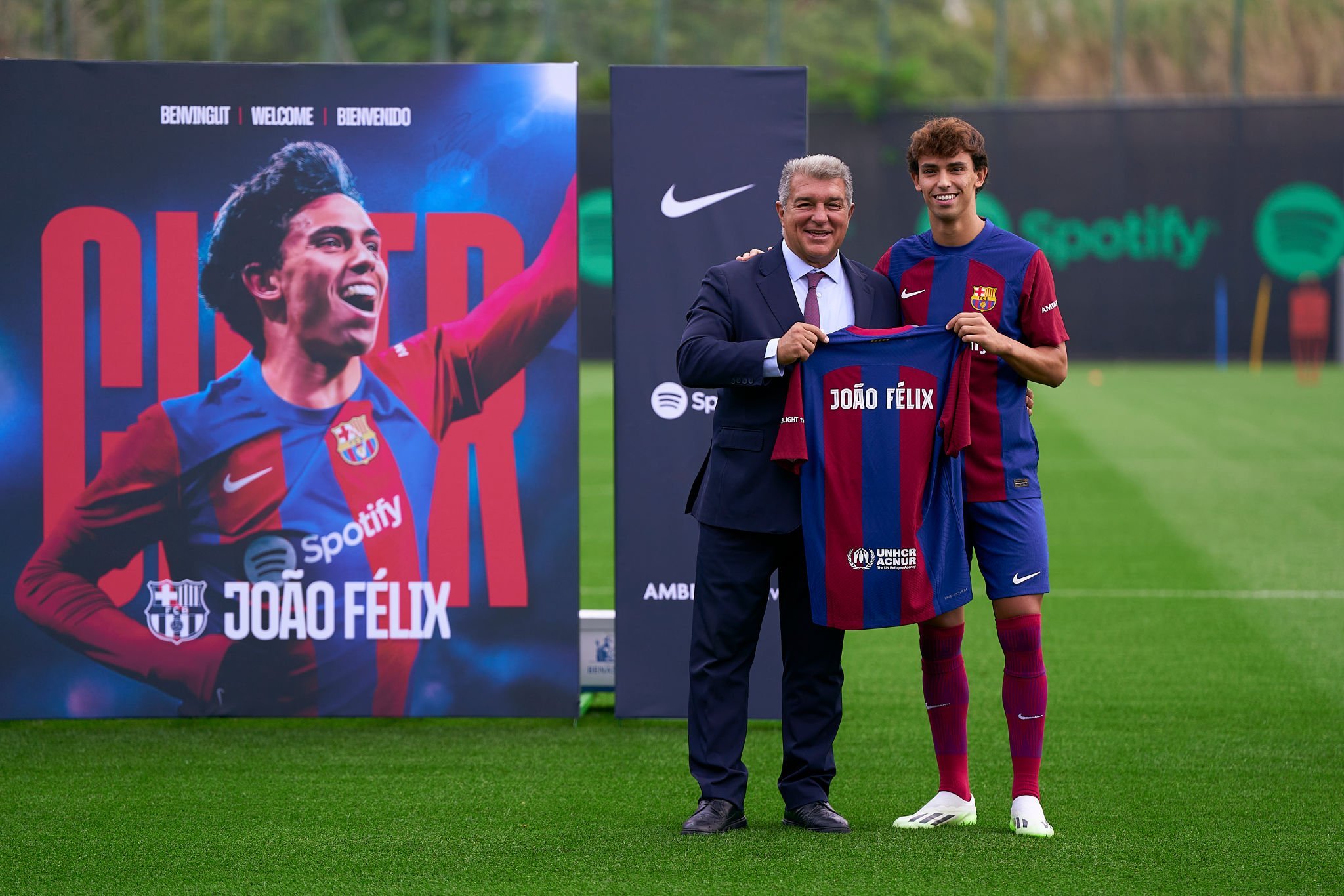 جواو فيليكس، برشلونة