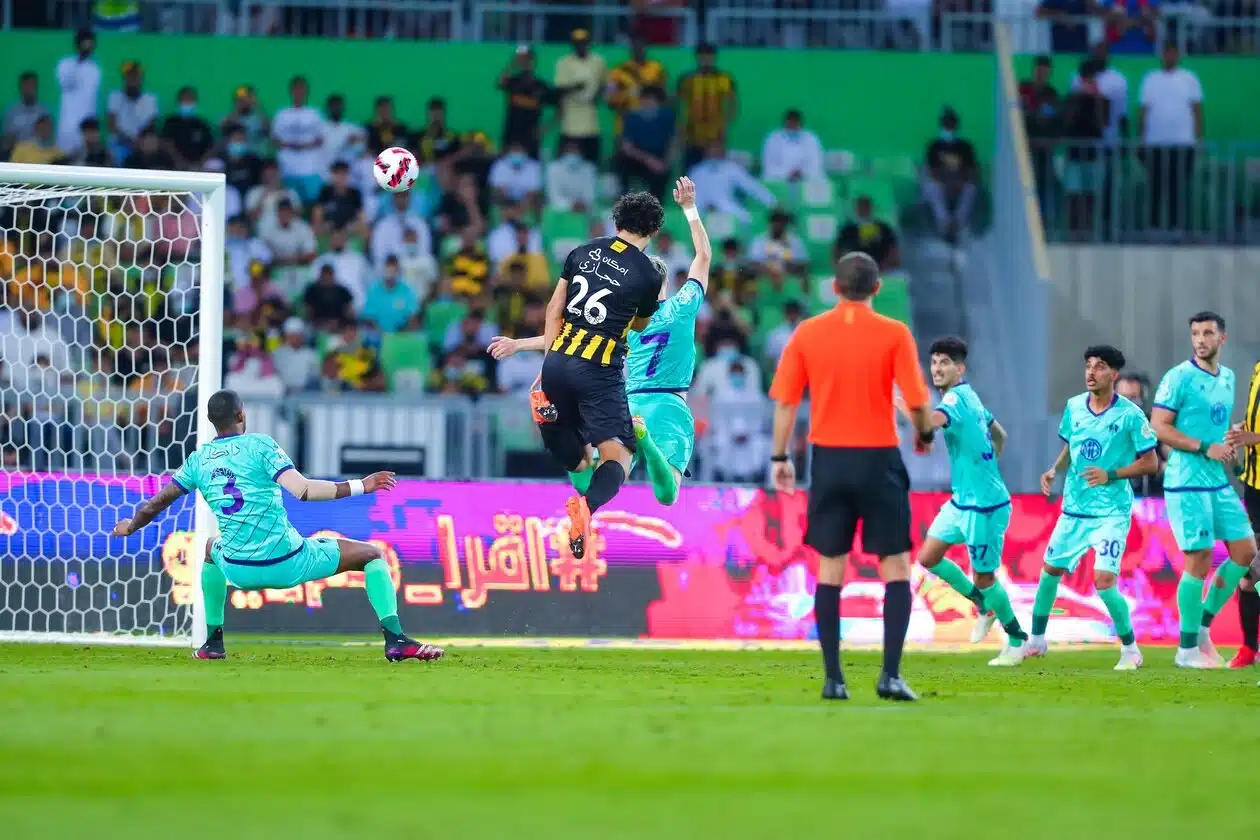 الاتحاد والأهلي