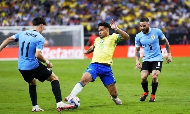 البرازيل والأوروجواي