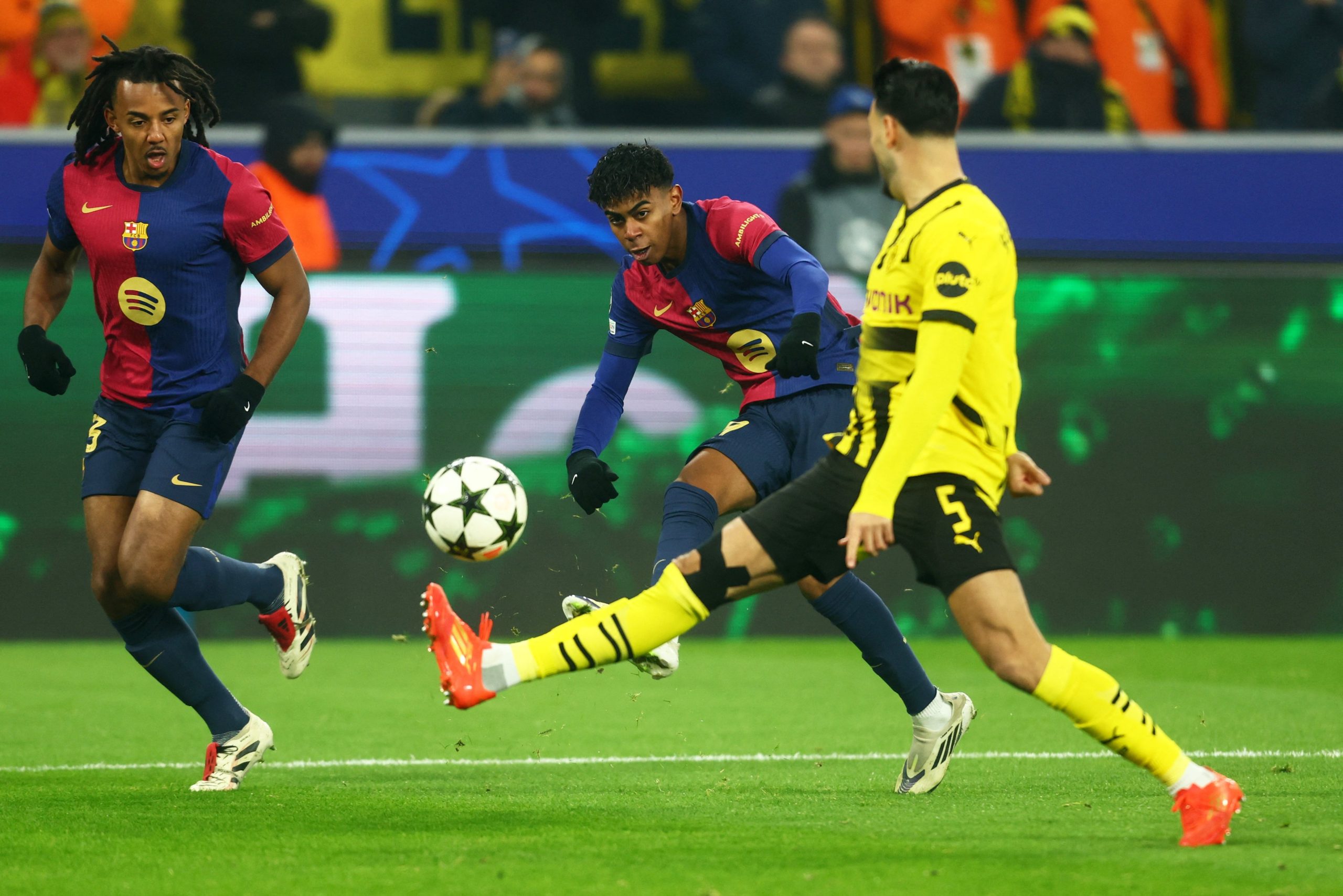 ملخص مباراة برشلونة بوروسيا دورتموند (3-2)
