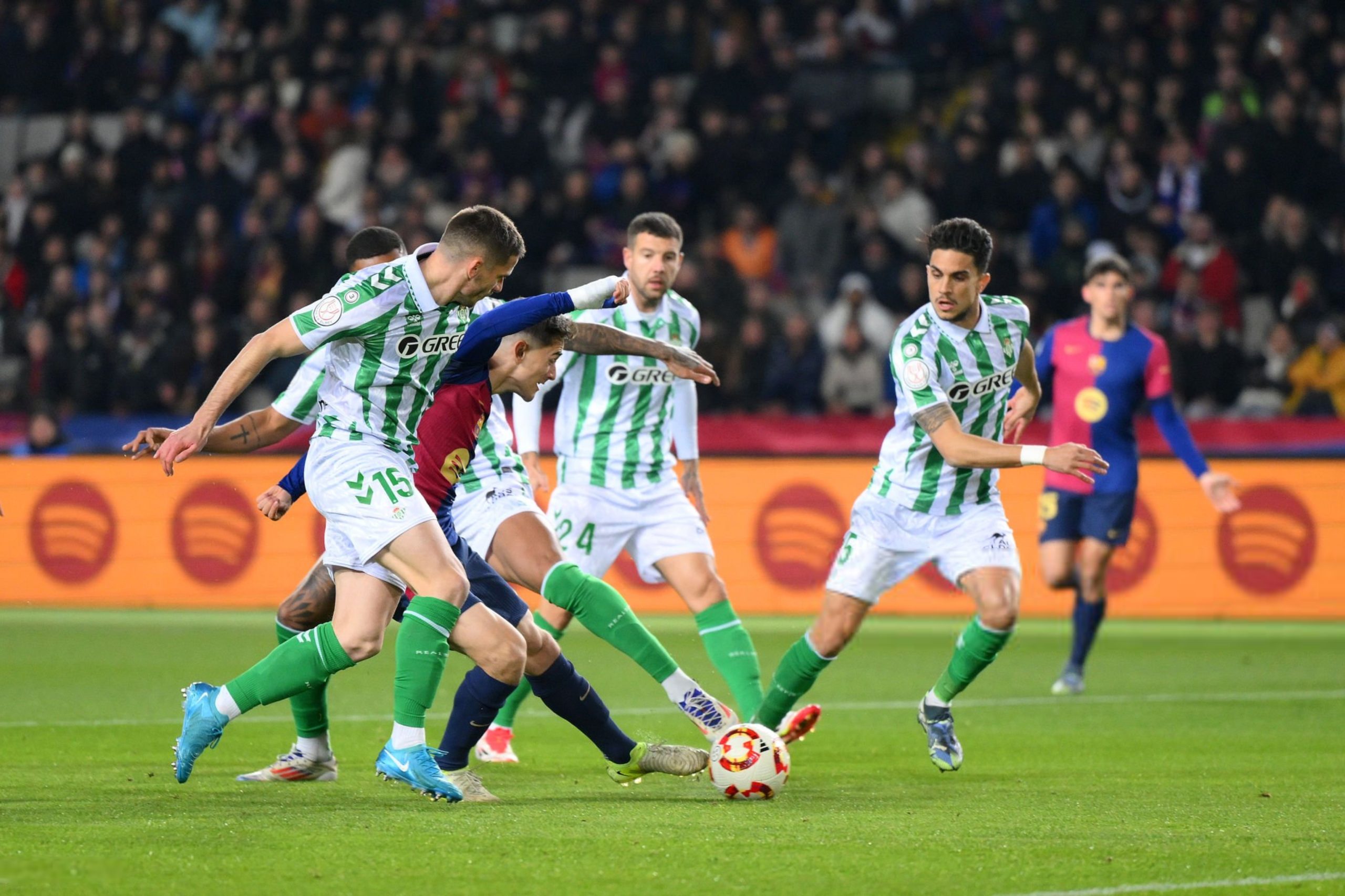مشاهدة ملخص أهداف مباراة برشلونة وبيتيس (5-1)
