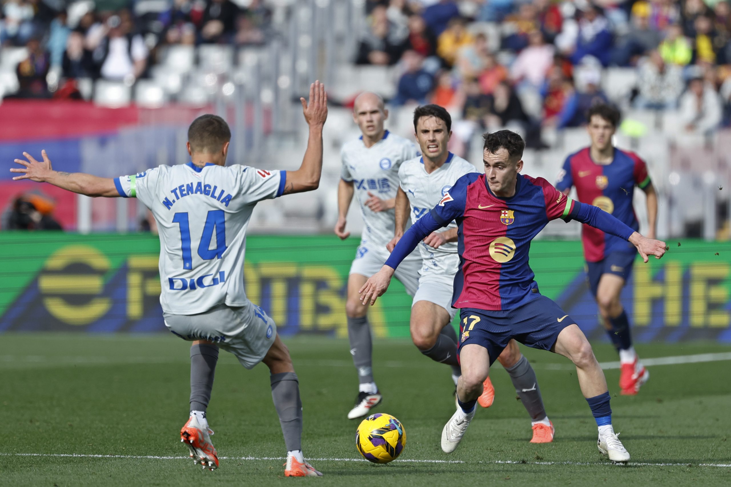 ملخص مباراة برشلونة ألافيس (1-0) من هنا