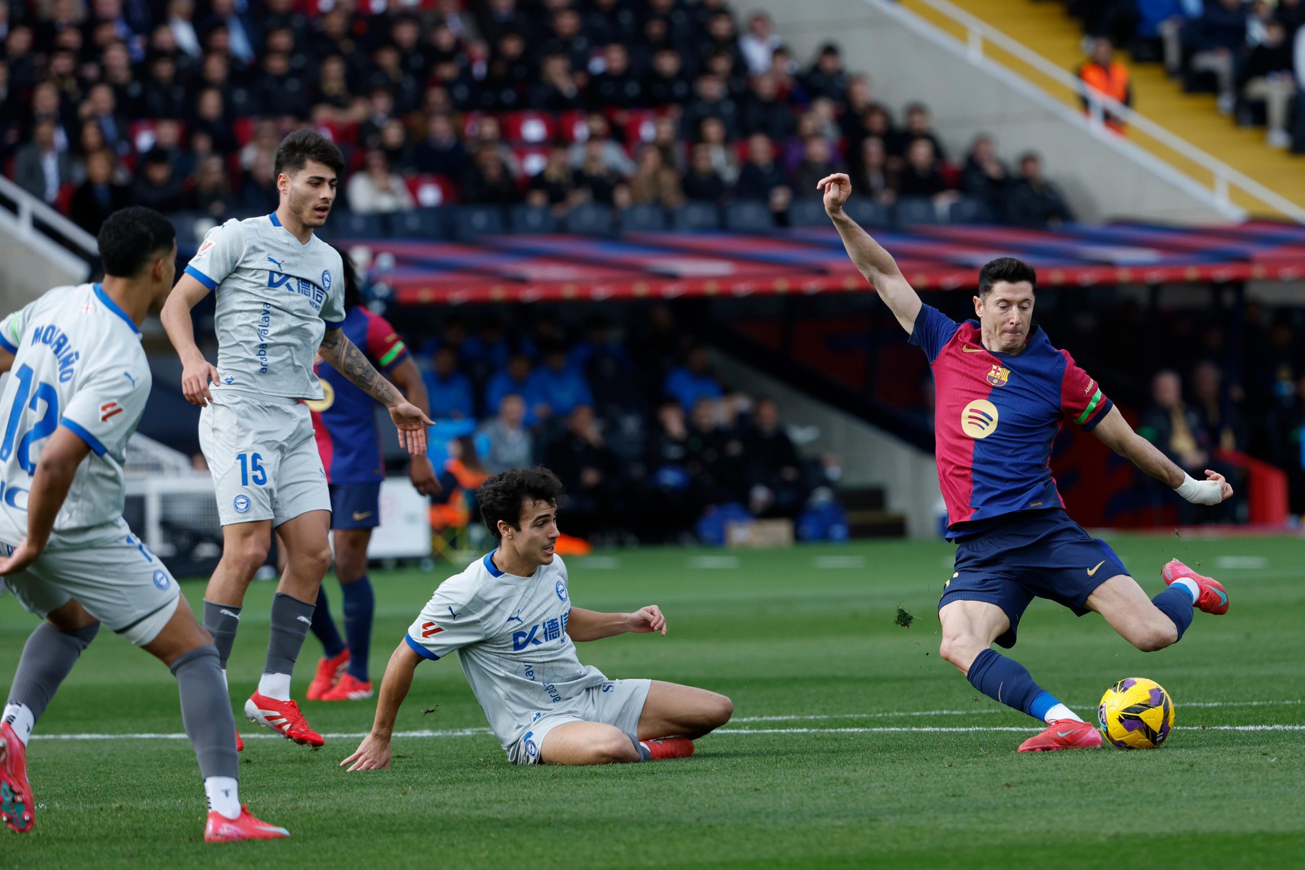 برشلونة، ألافيس