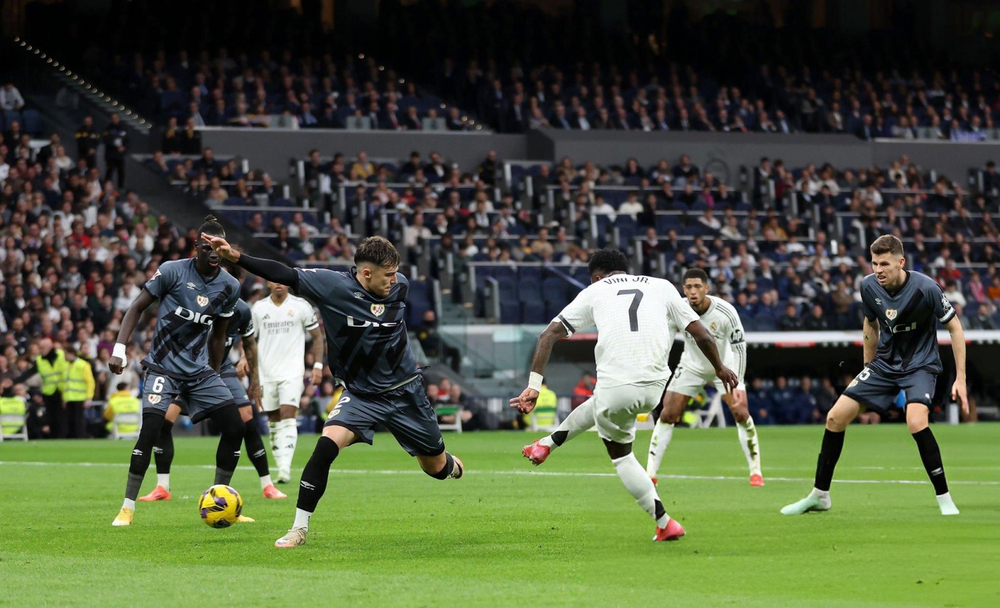 ملخص مباراة ريال مدريد ورايو فاليكانو (2-1)