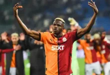 أوسيمين، الهلال، نابولي