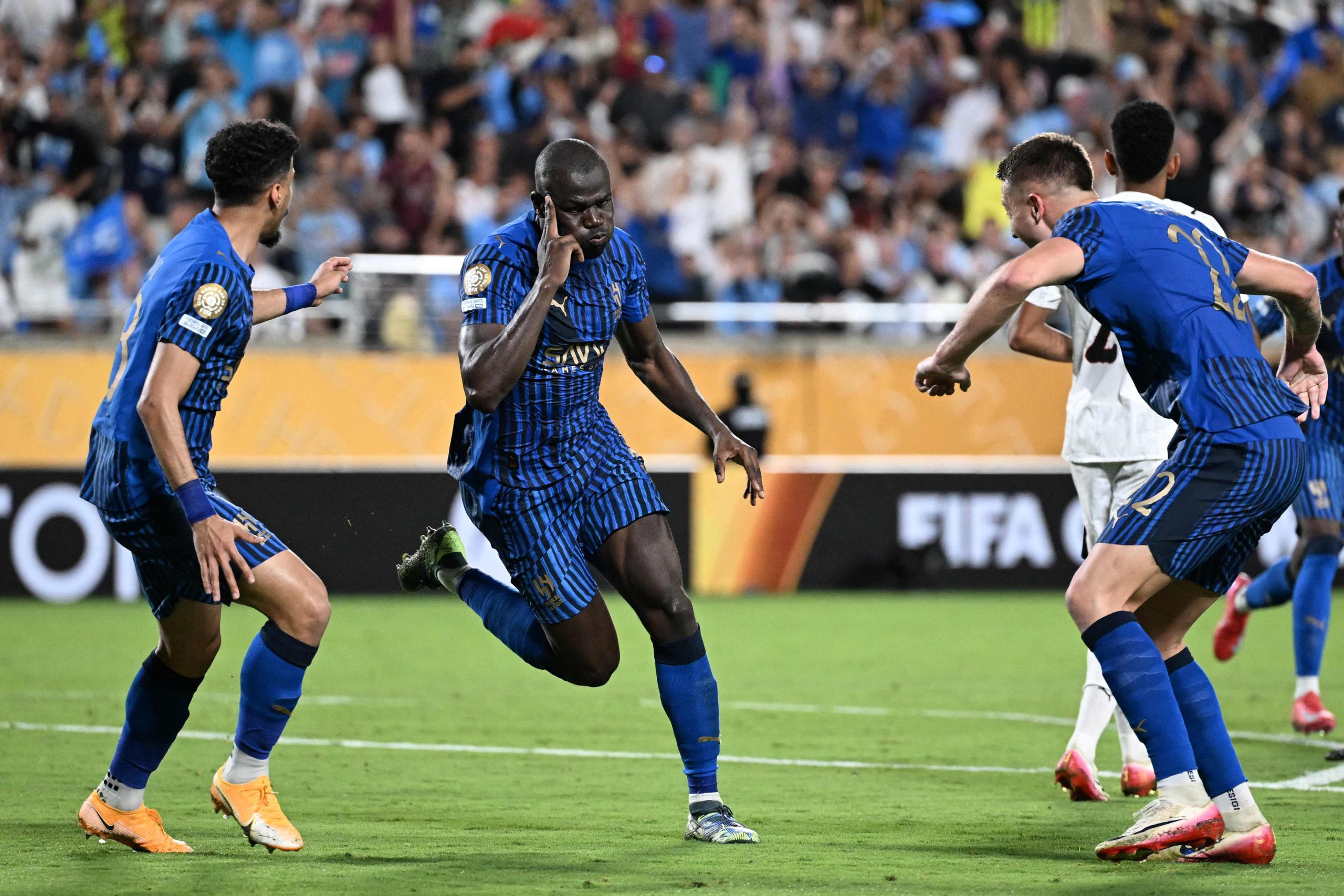 الهلال ومانشستر سيتي