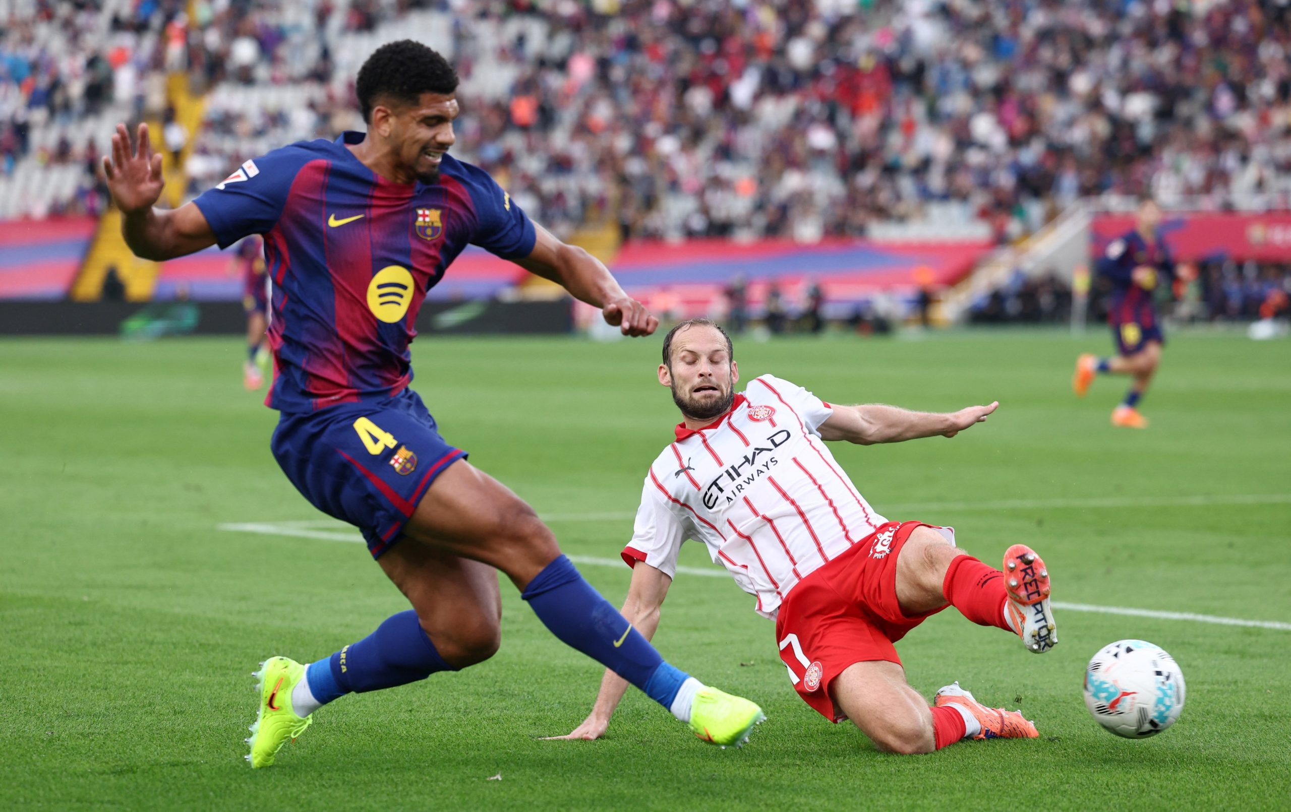 مشاهدة ملخص مباراة برشلونة وجيرونا (2-1)