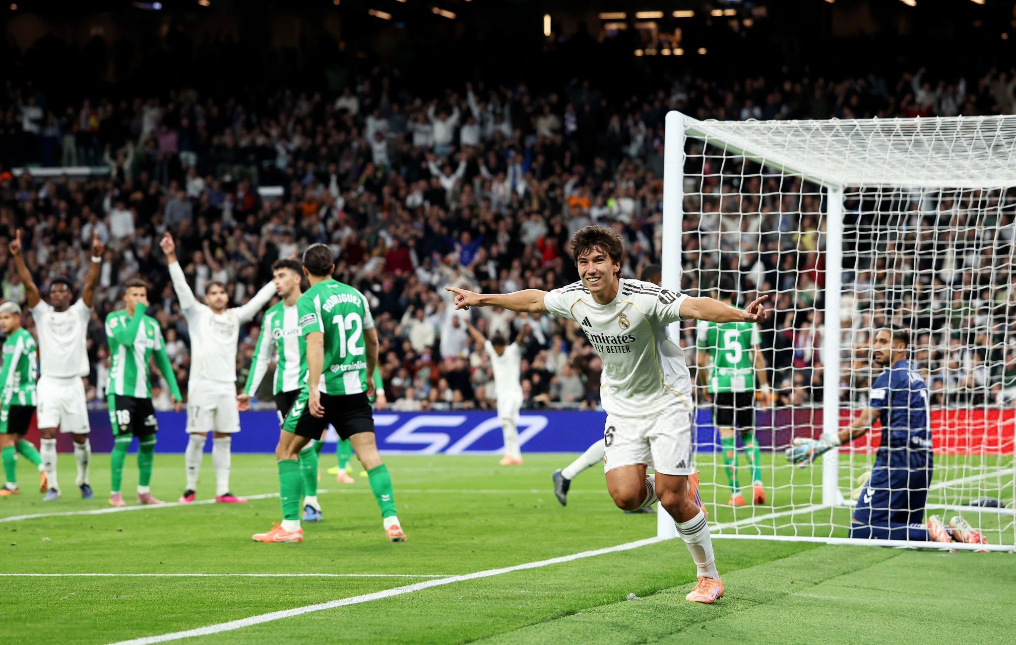ملخص مباراة ريال مدريد وبيتيس (5-1)