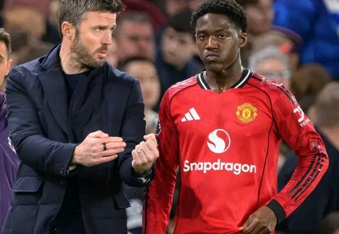 ماينو، مانشستر يونايتد