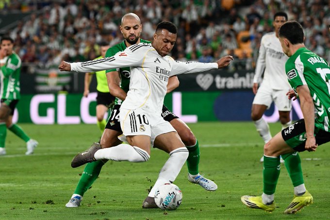 ملخص مباراة ريال مدريد وبيتيس (1-1)