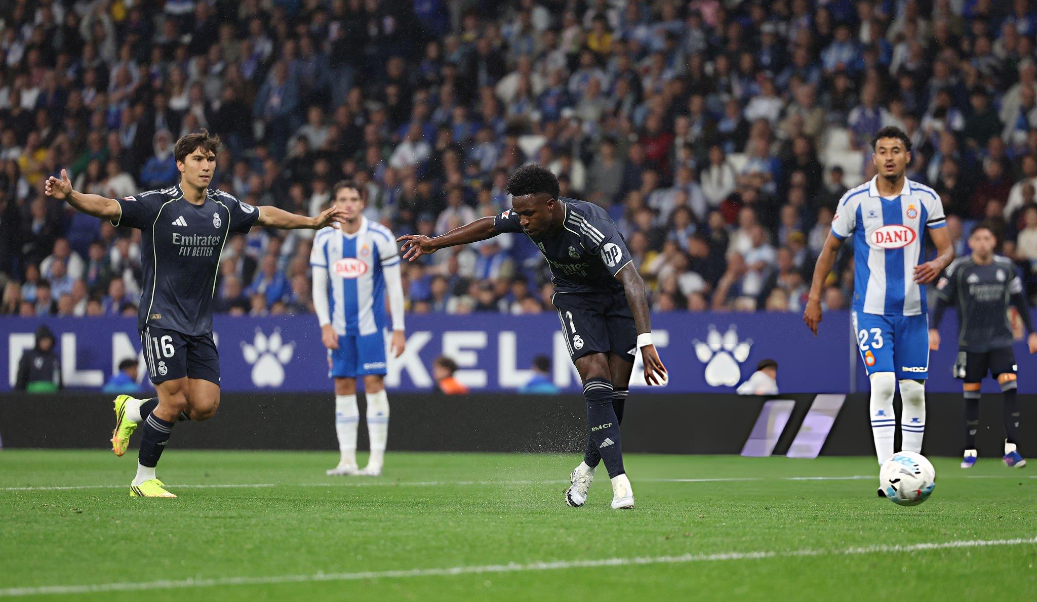 ملخص مباراة ريال مدريد وإسبانيول (2-0) من هنا