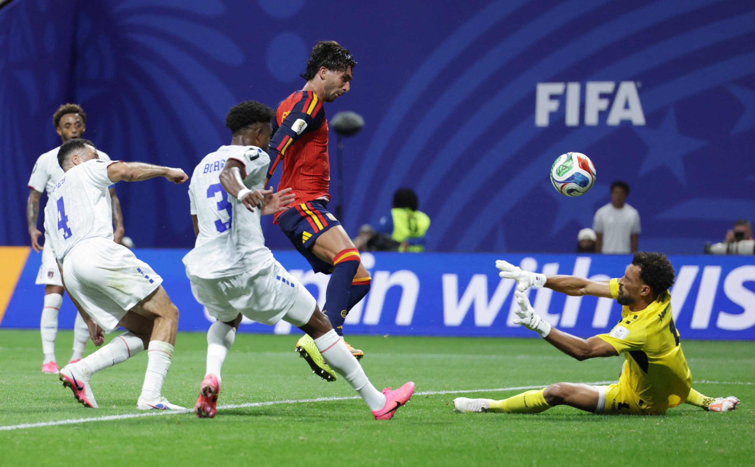 ملخص مباراة إسبانيا والرأس الأخضر 0-0 في كأس العالم