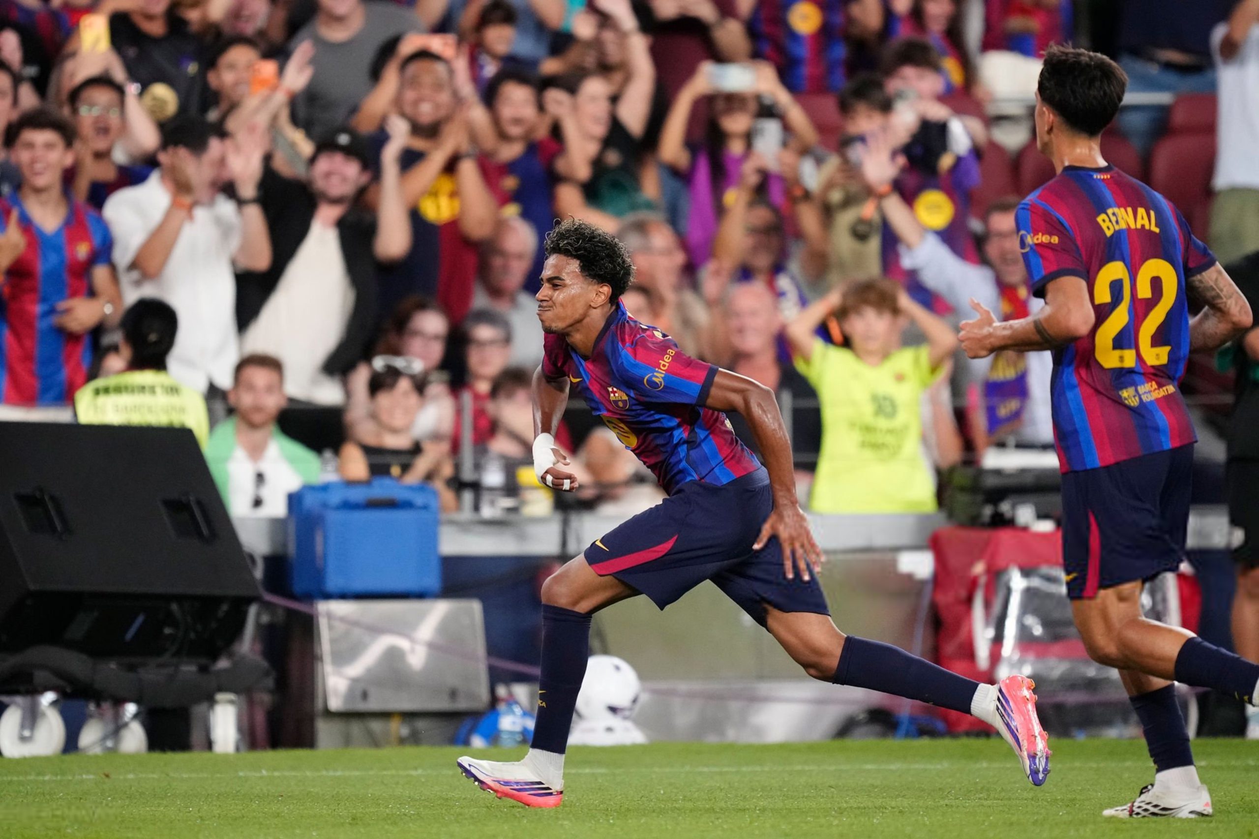 يامال، برشلونة